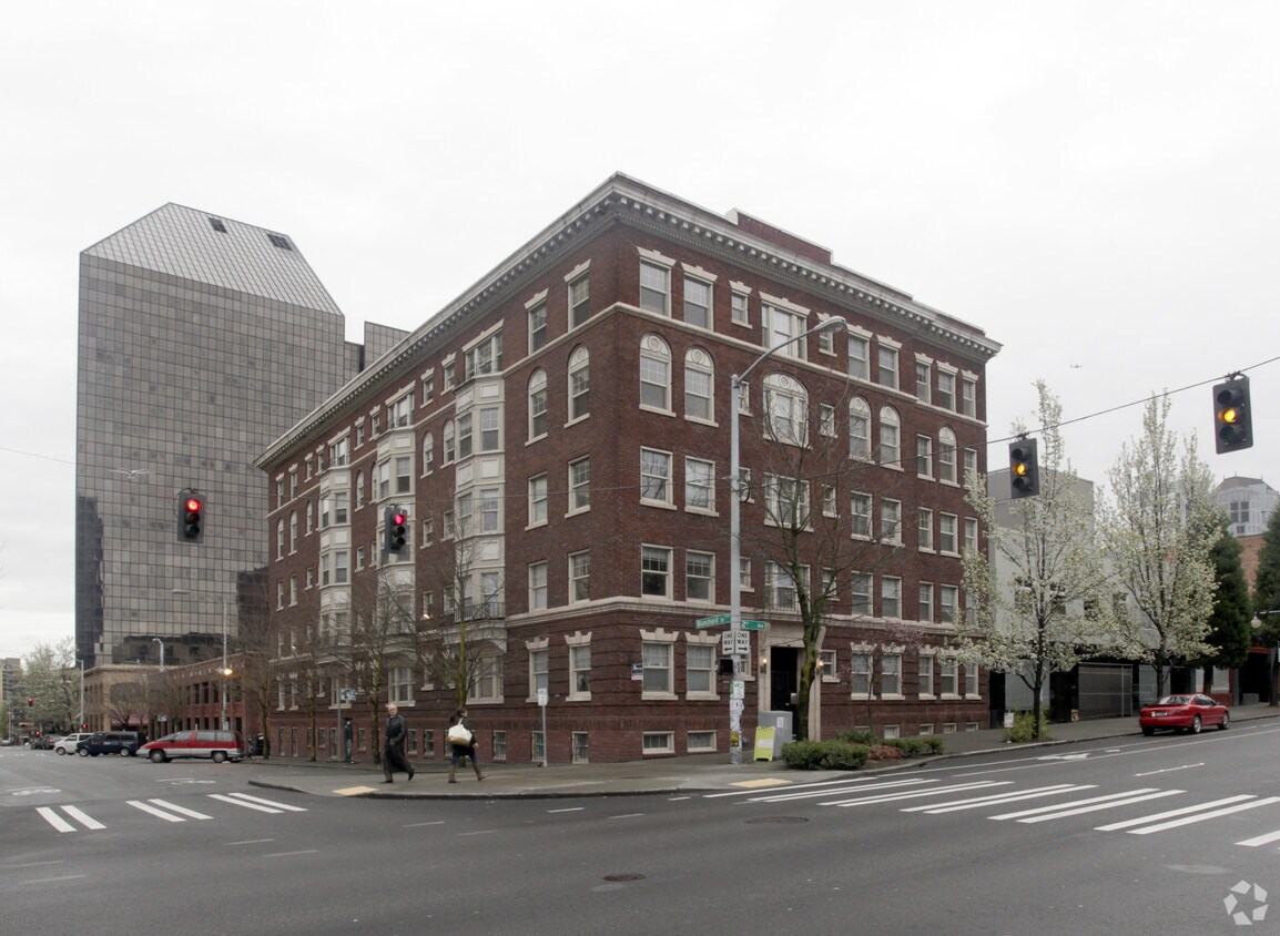 Primario - Historical Belltown brick building. Close to Downtown