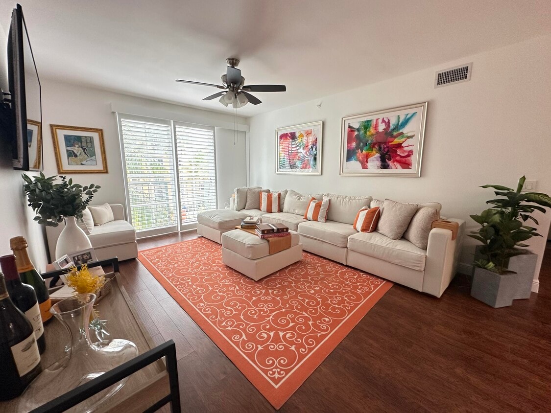 Primary Photo - 720 S Sapodilla Ave