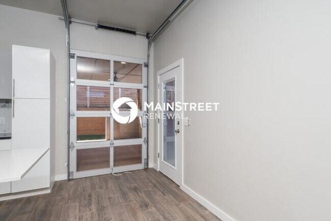 Foto del edificio - 3 Bedroom Pet-Friendly Home in Oklahoma City, OK with Main Street Renewal
