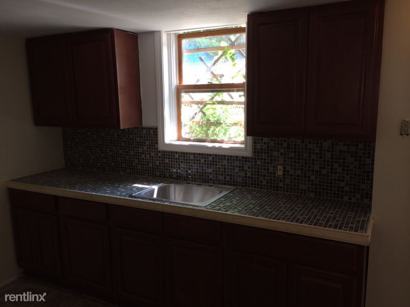 Primary Photo - 5 br, 3 bath House - 111 Howe St