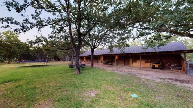Building Photo - 1073 Co Rd 228