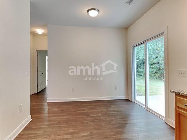 Foto del edificio - 423 Sablewood Dr