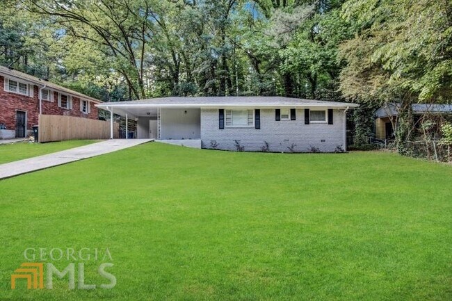 Building Photo - 3197 Cloverhurst Dr