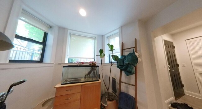 Foto del edificio - 712 W Briar Pl