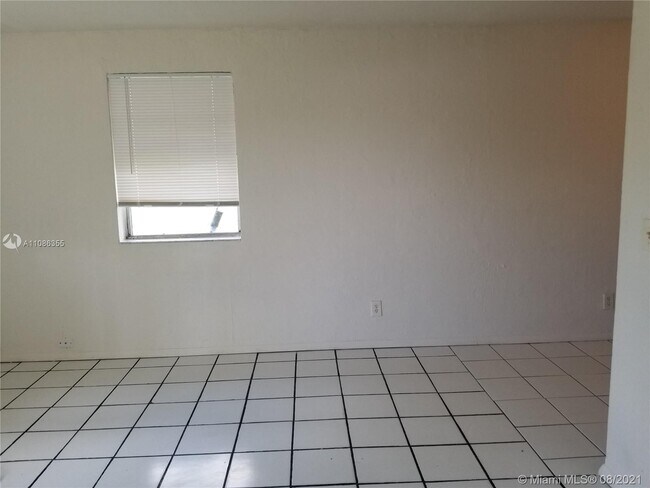Foto del edificio - 701 NW 7th Ave