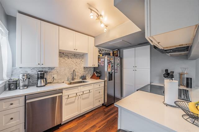 Building Photo - 6341 Bordeaux Ave