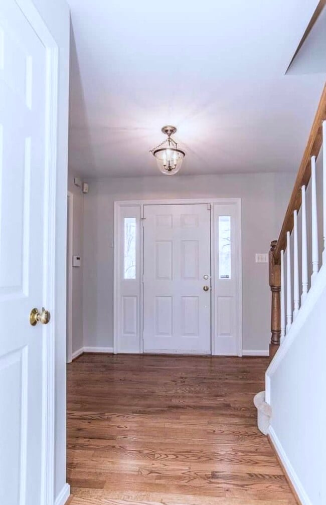 Building Photo - 2730 Wildwood Cir