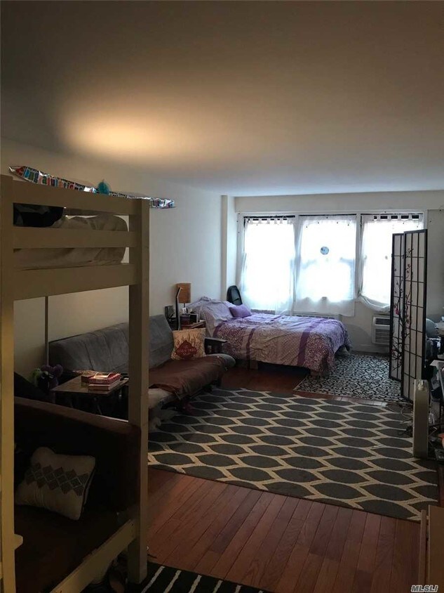 Foto del edificio - 579 W 215th St