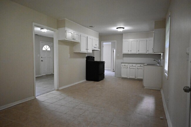 Foto del edificio - 148 Willow Ln