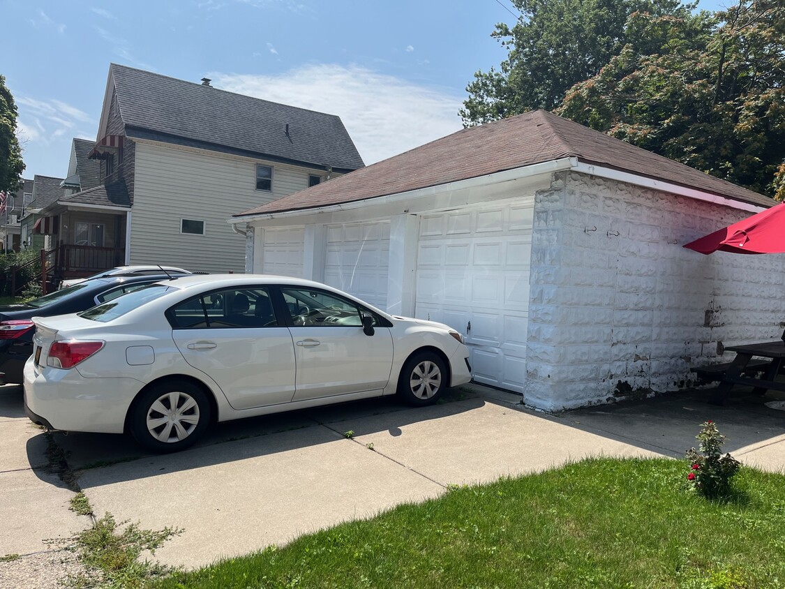 3 car garage plenty of parking - 1661 Clinton St