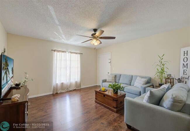 Foto del edificio - 2181 NE 67th St