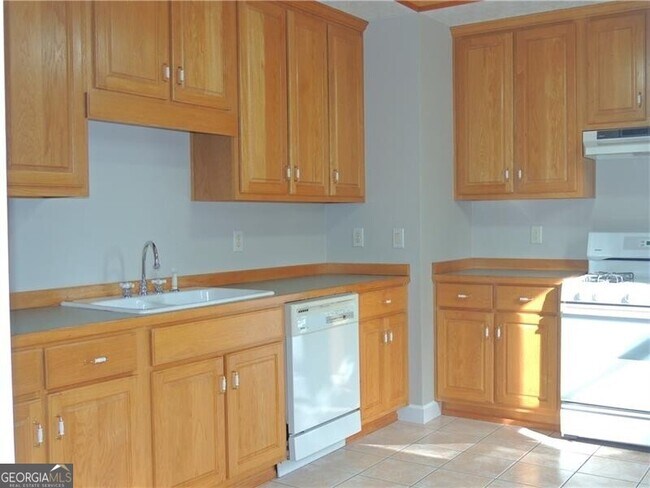 Foto del edificio - 461 Antioch Rd