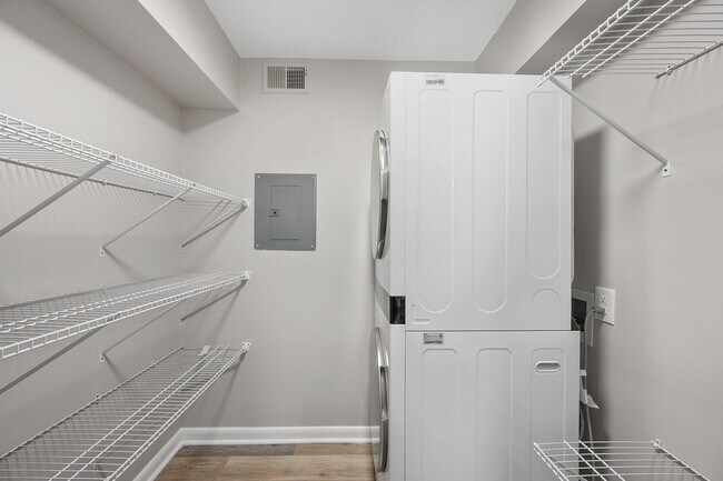 Interior Photo - 8Ninety at Loveland