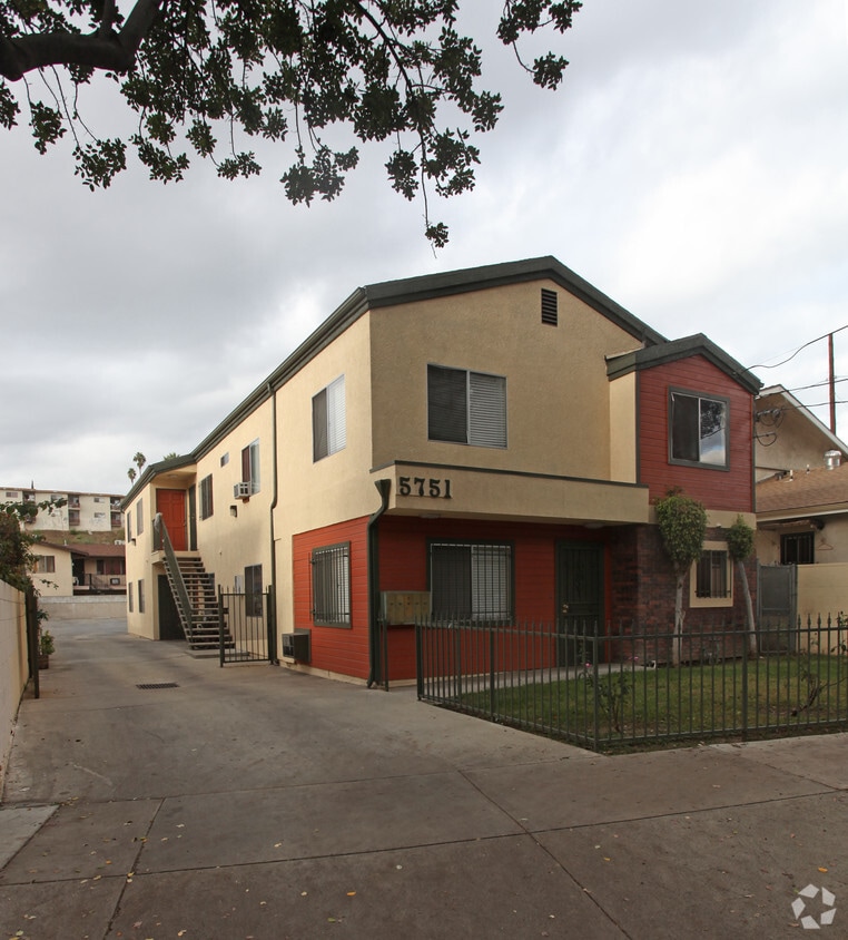 Primary Photo - 5751 Benner St