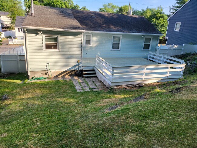 Building Photo - 390 Platt St
