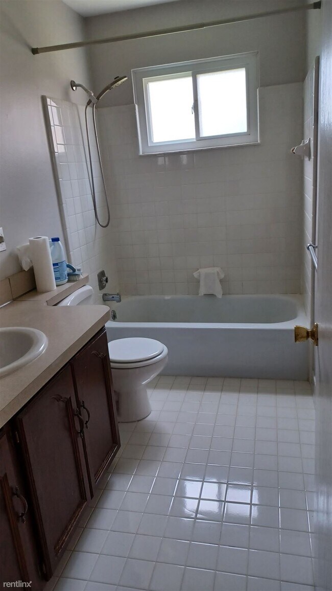 Building Photo - 3 br, 2 bath House - 43929 McLean Dr 43929...
