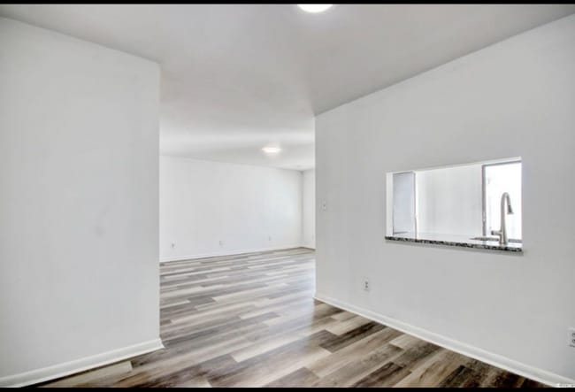Foto del edificio - 1490 Turkey Ridge Rd