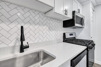 Building Photo - Avalon Townhomes