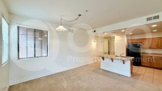 Foto del edificio - 1456 E 9th St