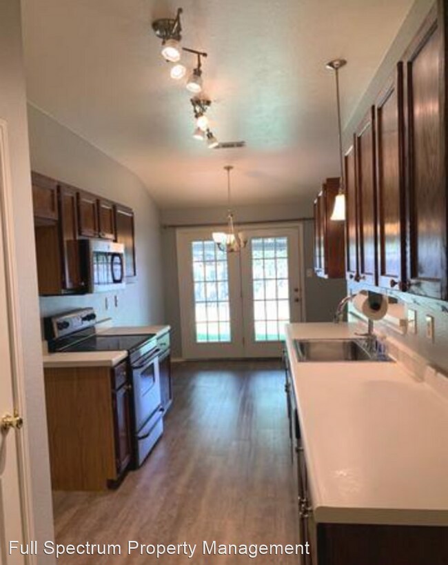 Foto del edificio - 3 br, 2 bath House - 10822 Laurel Creek