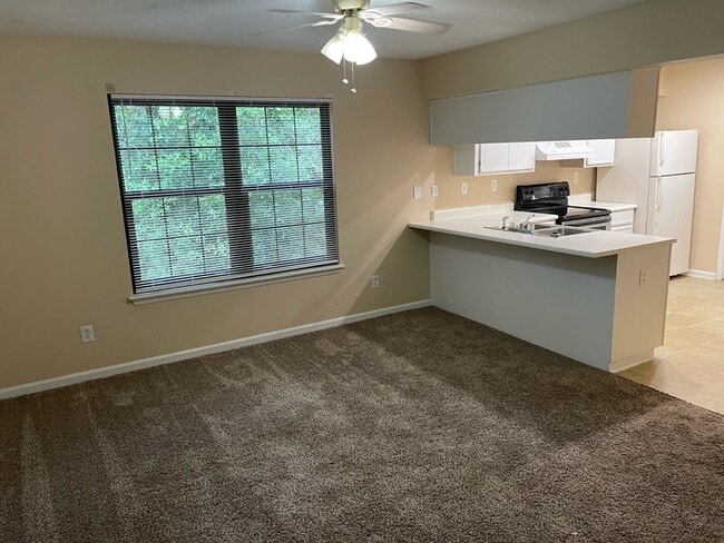 Building Photo - 2348 Horne Ave