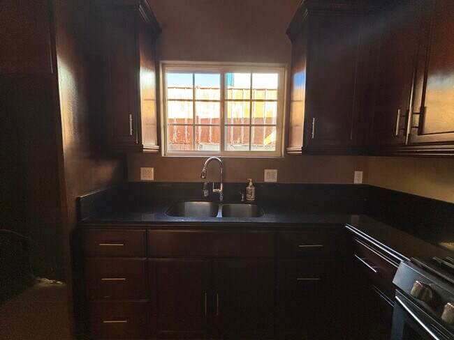 Foto del edificio - 1817 N Ave 53