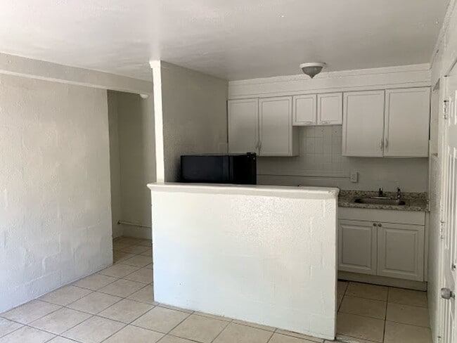 Building Photo - 422 Henry Butts Dr