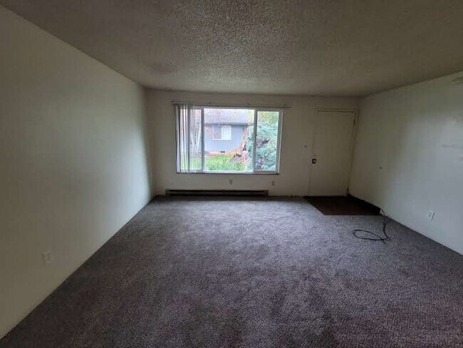 Foto del edificio - 13217-13225 SE Powell Blvd