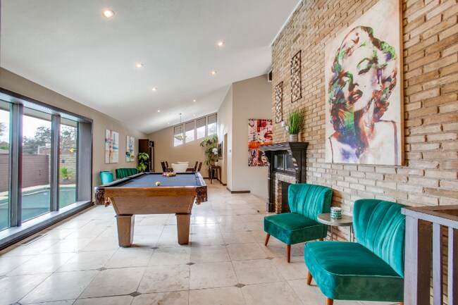 Foto del edificio - 7307 Spring Valley Rd