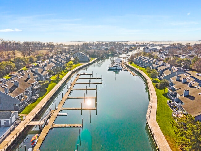 Building Photo - 1 Island Dr