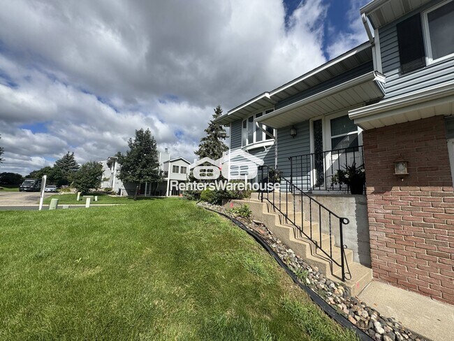 Building Photo - 14778 Endicott Way