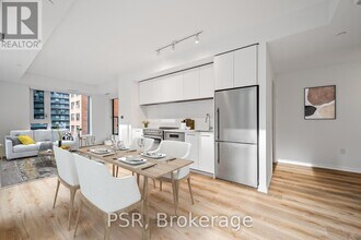 Building Photo - 101 Roehampton Ave