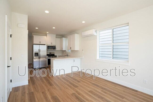 Foto del edificio - 7766 SW Bonita Rd