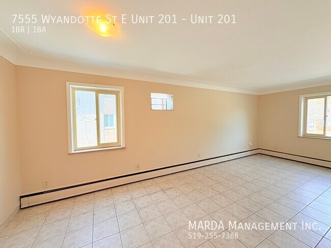 Photo du bâtiment - SPACIOUS 1-BEDROOM/1-BATH APARTMENT IN PRI...