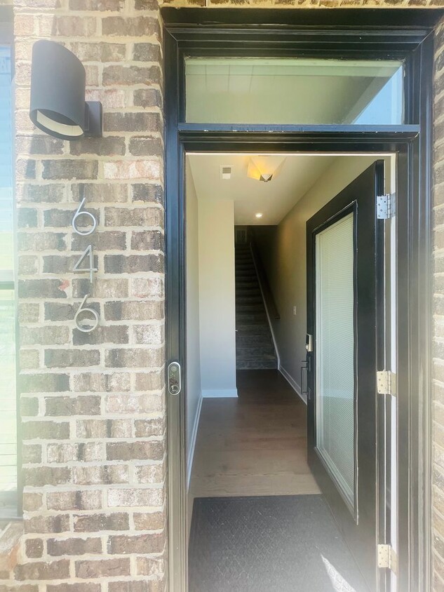 Primary Photo - Sophisticated and Spacious 3BR-3.5 Bath To...