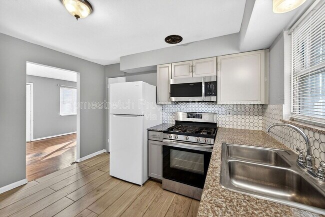 Foto del edificio - 4036 Dunnica Ave