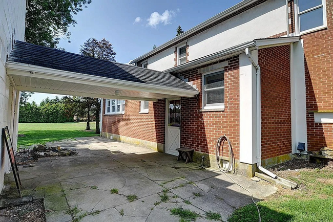 Building Photo - Renovated Farmhouse on Over 2 Acres – Waynesville Schools