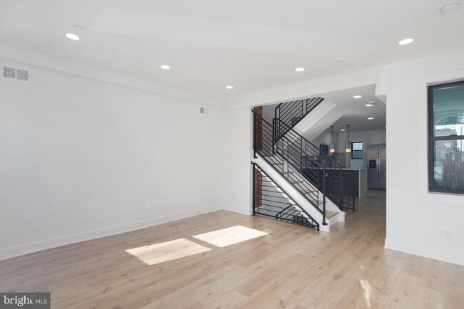 Building Photo - 109 Brown St