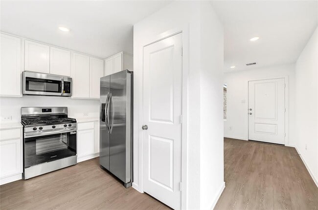 Building Photo - 12918 Shells Ln