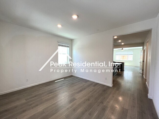 Building Photo - 4 br, 2.5 bath House - 2441 Laurel Clark Ave