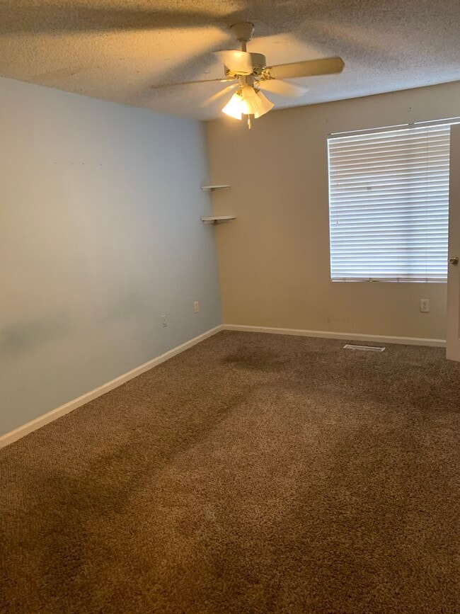 2nd bedroom - 6250 Brandt St