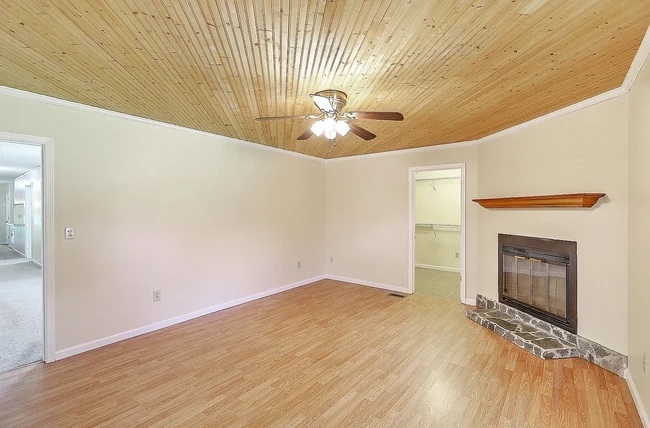 Master Bedroom - 106 Mayrant St