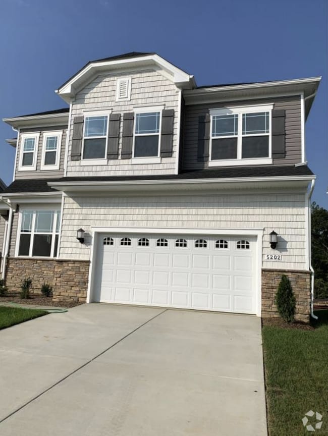 Building Photo - 5202 Newport Cir