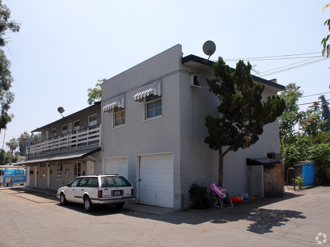 Building Photo - 3825-3843 Sedgewick Ave