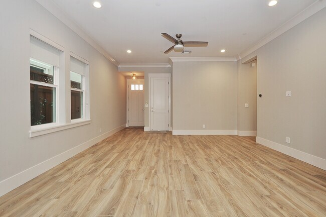 Building Photo - 566 Wise Way