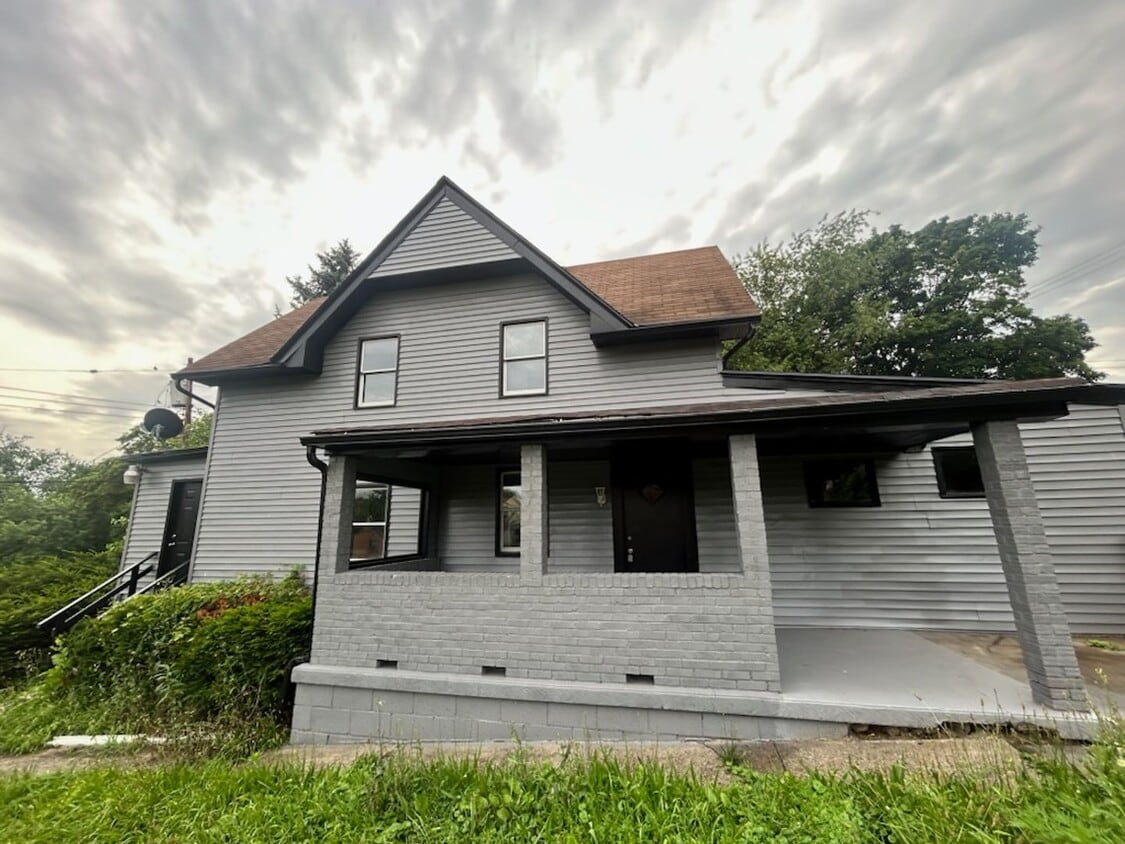Primary Photo - Newly Update 3 bedroom 1 bath house for re...