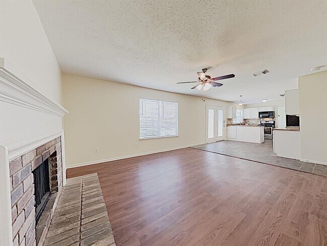 Building Photo - 9023 Southleigh Dr