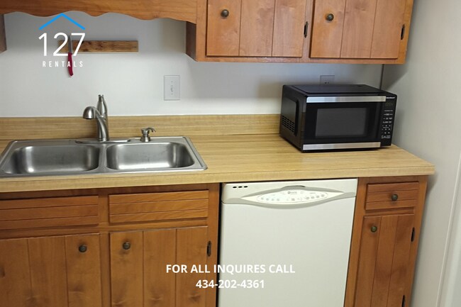 Foto del edificio - Spacious 3-Bedroom End Unit with Pool, Washer & Dryer, and Included Lawn Care