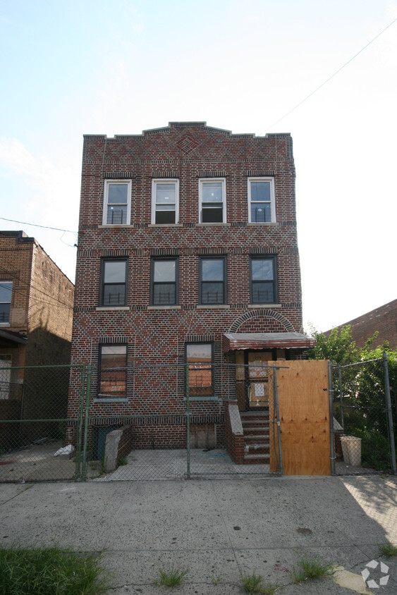 Primary Photo - 209 Atkins Ave