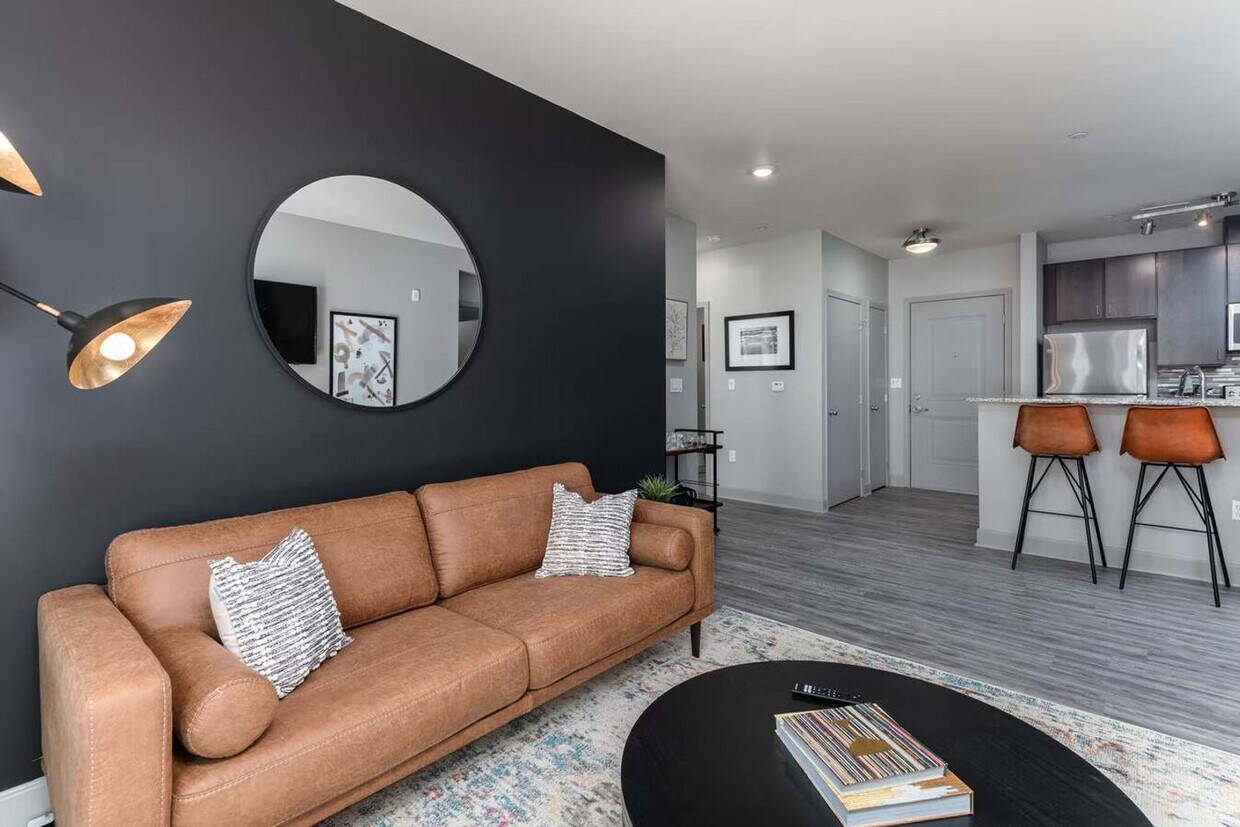 Primary Photo - 121 E Freedom Way